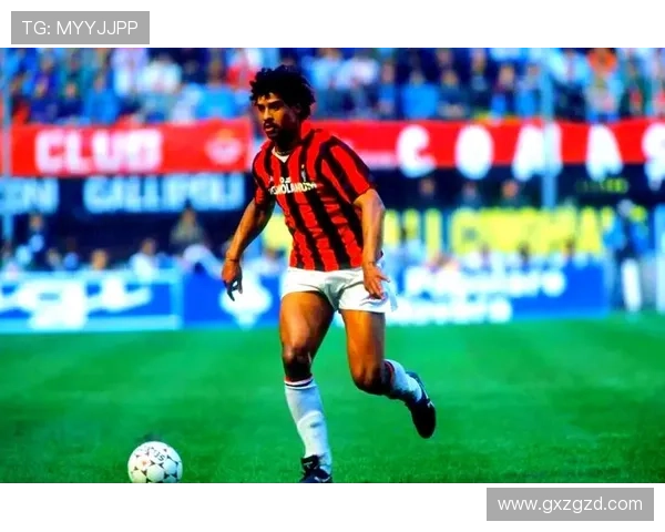 足球后卫球星8号的传奇历程与成就揭秘 足球后卫球星8号的传奇历程与成就揭秘